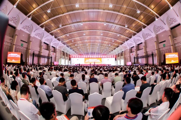 蒼穹數(shù)碼在2024中國(guó)地理信息產(chǎn)業(yè)大會(huì)上大放“星”芒！